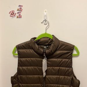 SUPER CUTE PUFFER VEST!!!!!! so versatile and easy to style!